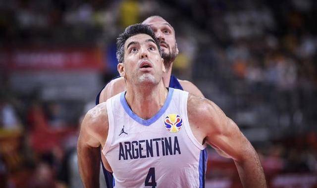 炮打球球苹果版:牛角钻石会师决赛引热议，媒体人齐吹阿根廷，名记：他是FIBA之王