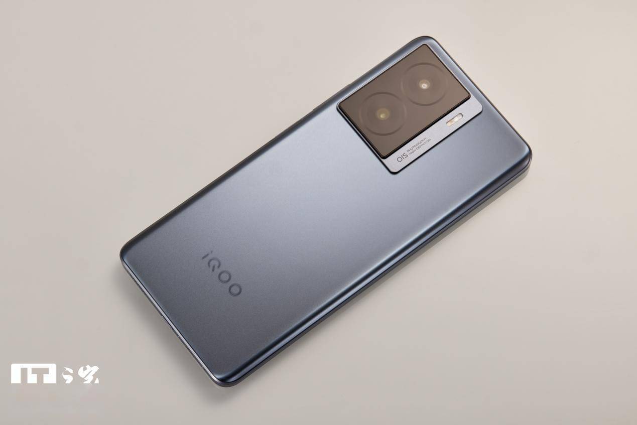 iqoo是什么牌子手机:iQOO Z7s 5G 手机现身 Google Play 支持设备列表-第1张图片-太平洋在线下载