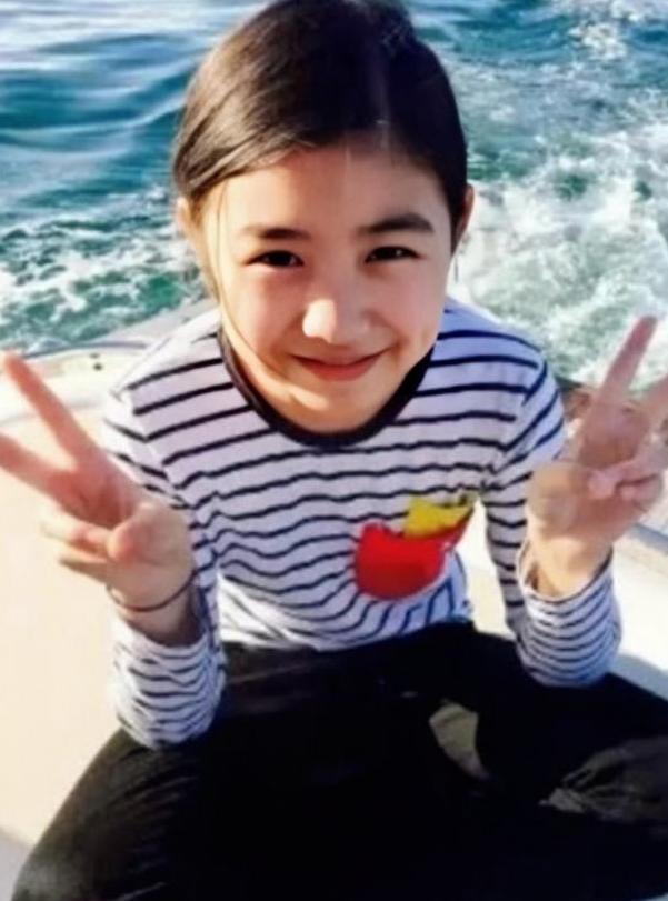 汪峰女儿小苹果近照新闻歌星韩磊为什么被执行死刑-第1张图片-太平洋在线下载